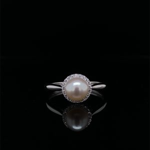 14k White Gold Pearl and Diamond Ring