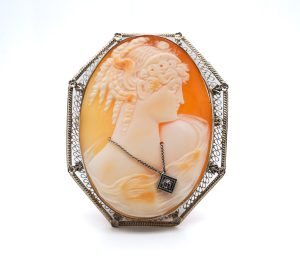 Estate Piece: 14k Yellow Gold Cameo Brooch/Pendant