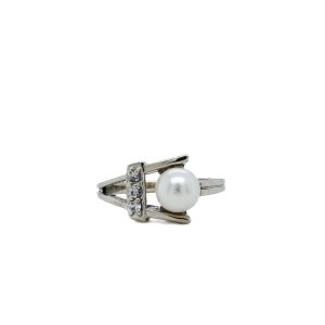 Estate Piece: 10k White Gold Pearl and Diamond Ring