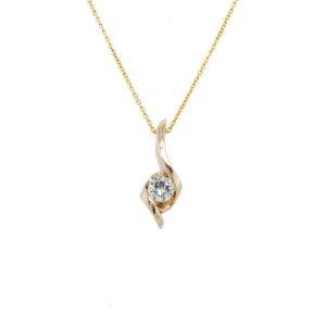Estate Piece: 14k Yellow Gold Diamond Pendant